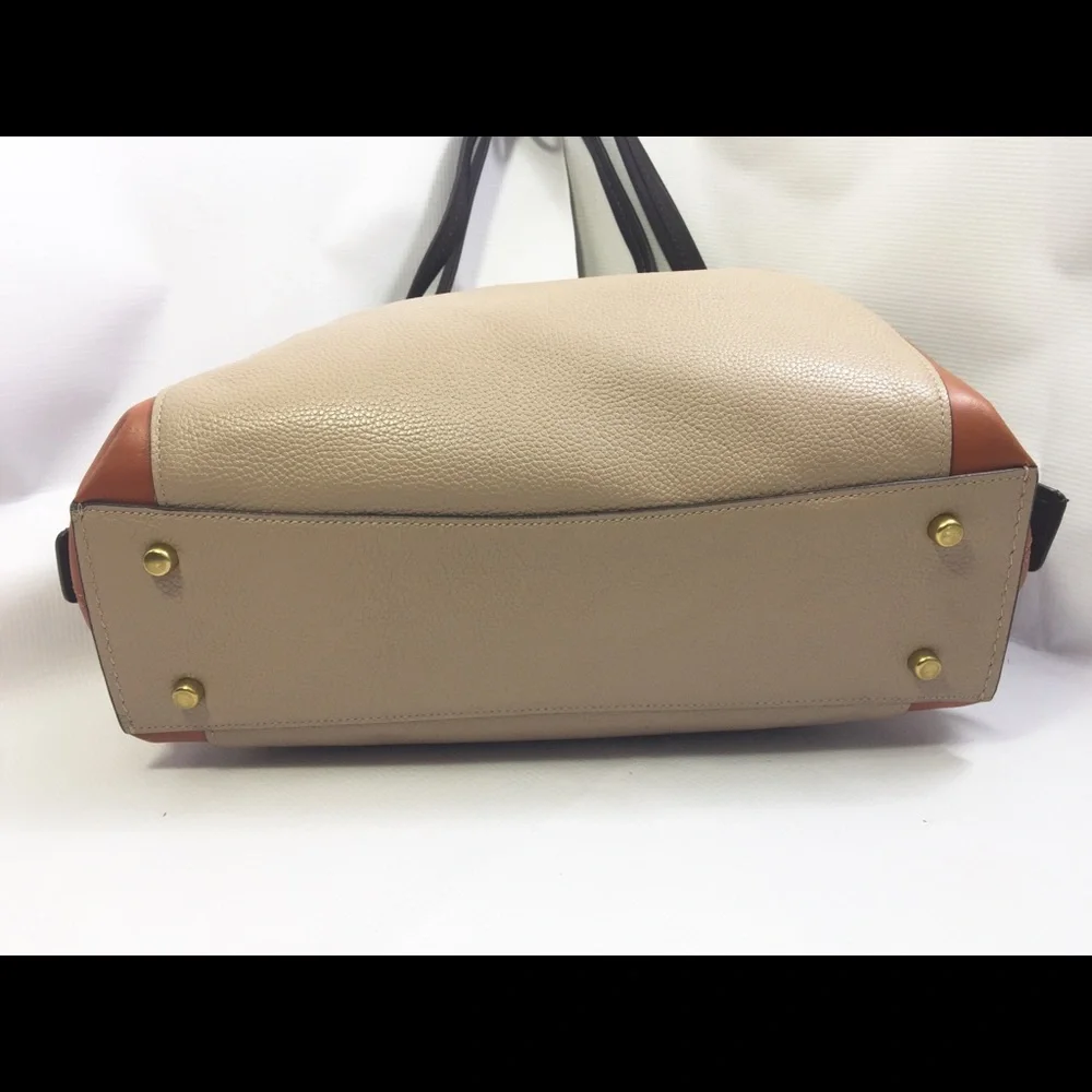 Coach Beige and Rust Shoulder Bag - Picture 3 of 9